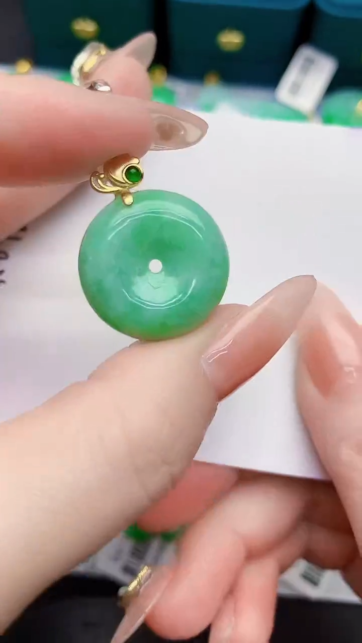 颈饰未镶嵌翡翠缅甸天然翡翠A货