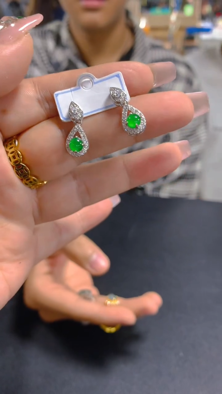 【闪购商品】翡翠耳饰未镶嵌1068718296