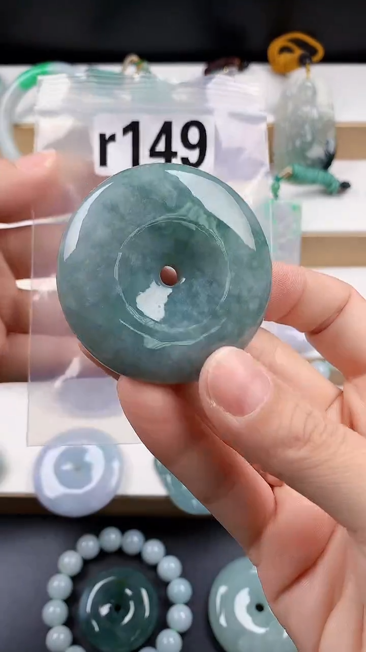 颈饰未镶嵌翡翠天然翡翠吊坠挂件