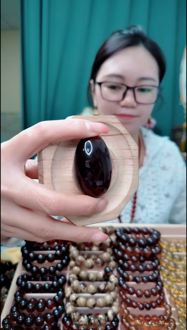 【闪购商品】血珀珠宝奇石未镶嵌00000000