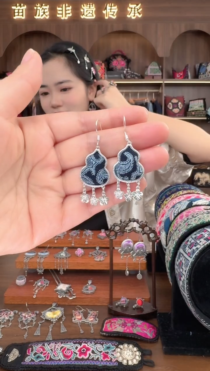 【闪购商品】织绣扶光苗绣传承25