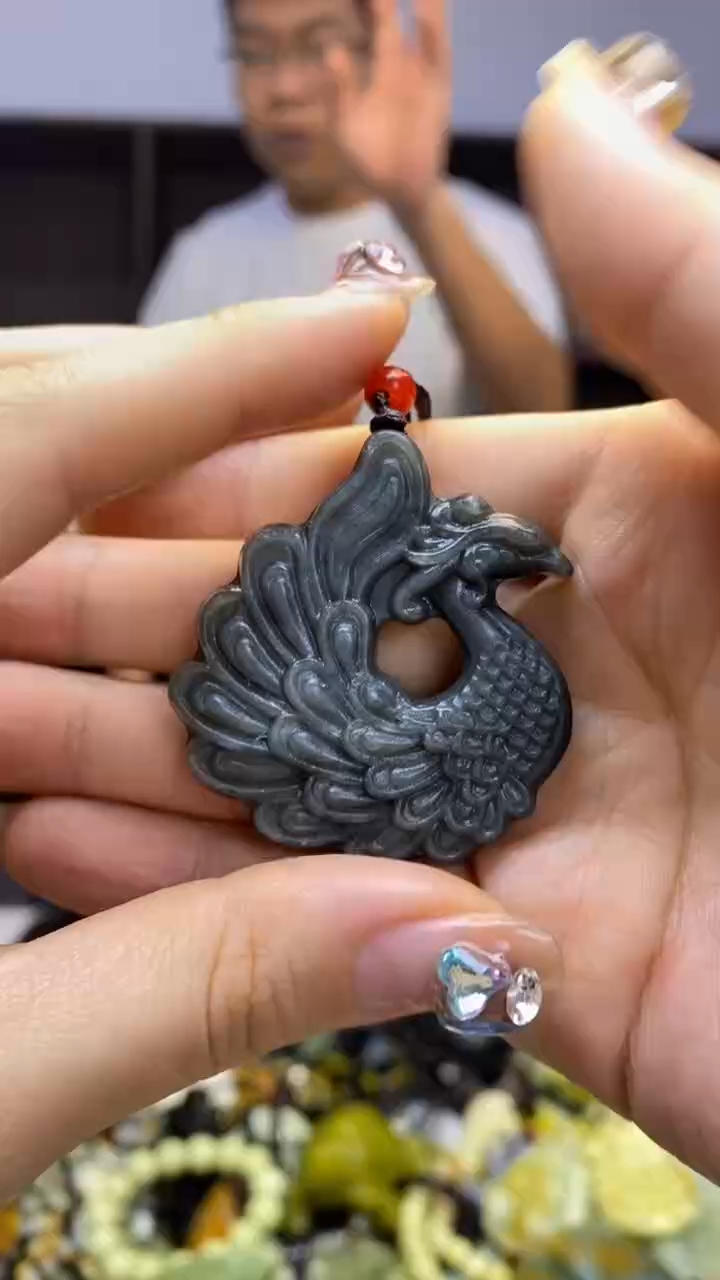 未镶嵌岫玉挂件  