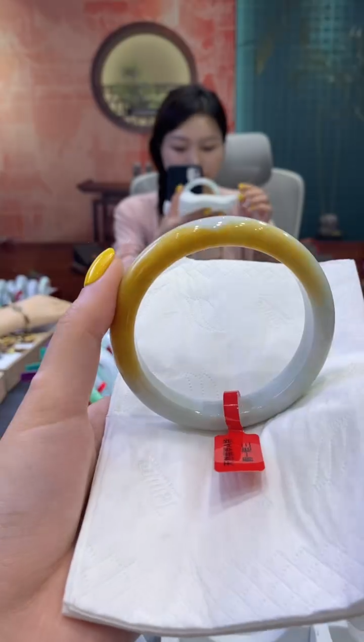 翡翠手镯未镶嵌多人19938