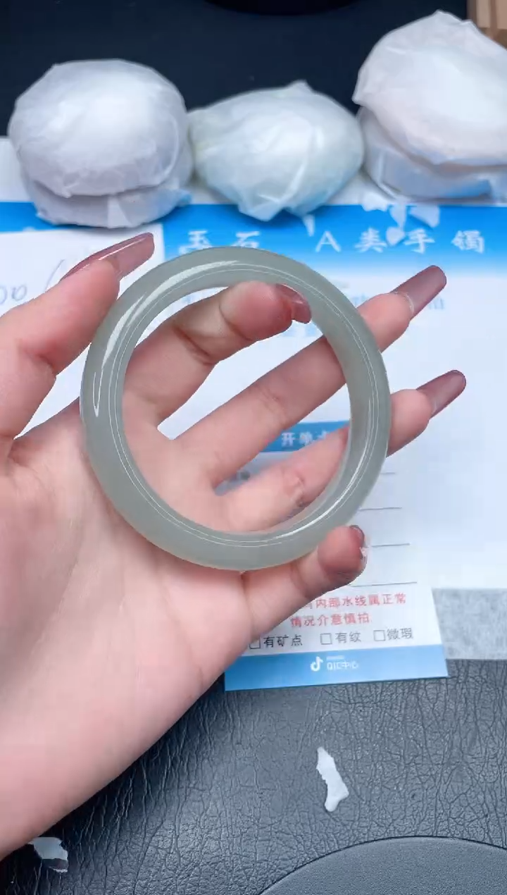 【闪购商品】石英质玉手镯未镶嵌387-61.8