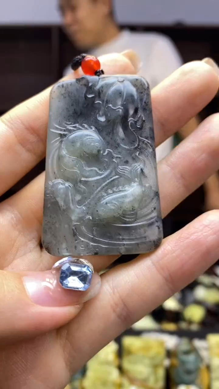 未镶嵌岫玉挂件    