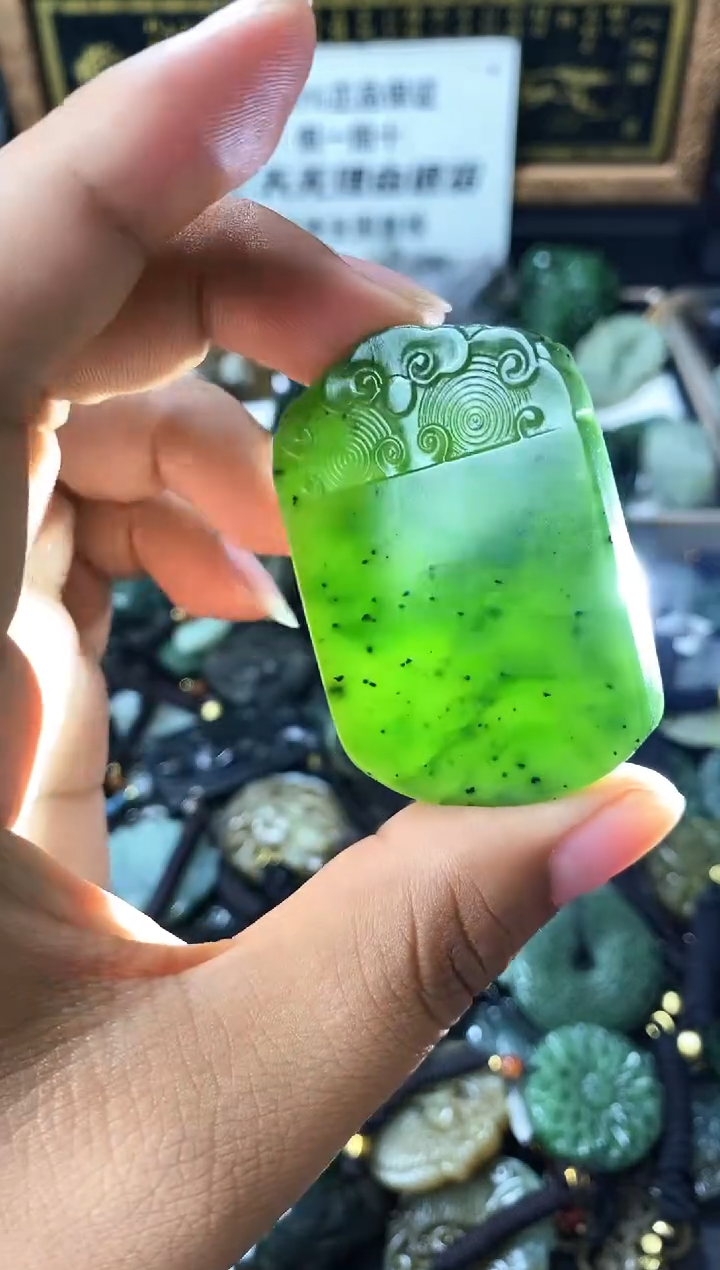 颈饰未镶嵌和田玉1