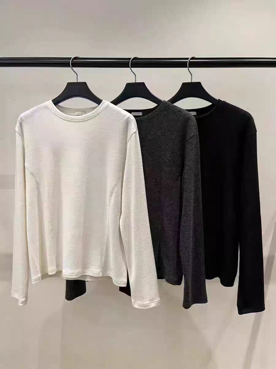 泡菜 february 11 2025新款圆领显瘦磨毛小蛮腰长袖T恤