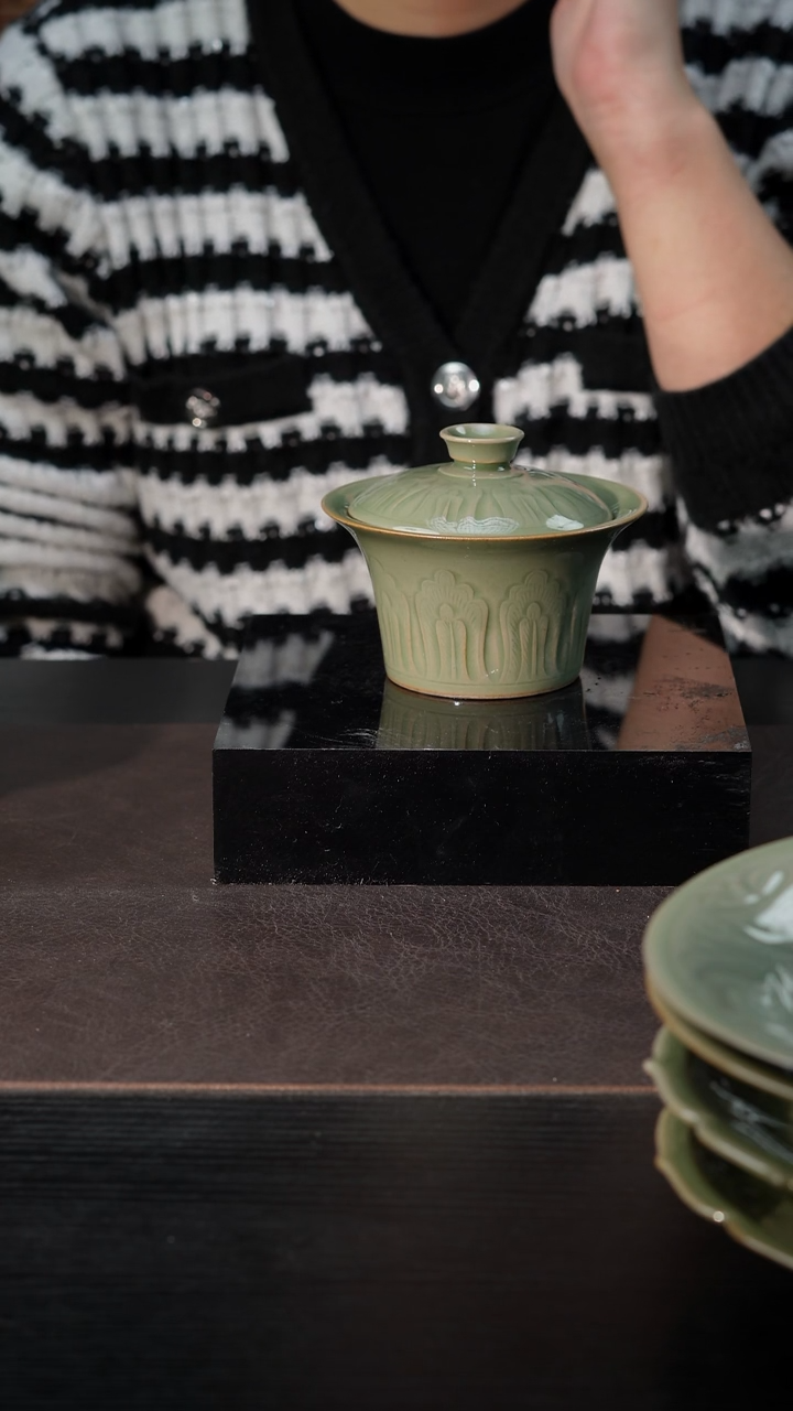 【闪购商品】其他芭蕉纹饰两才盖碗