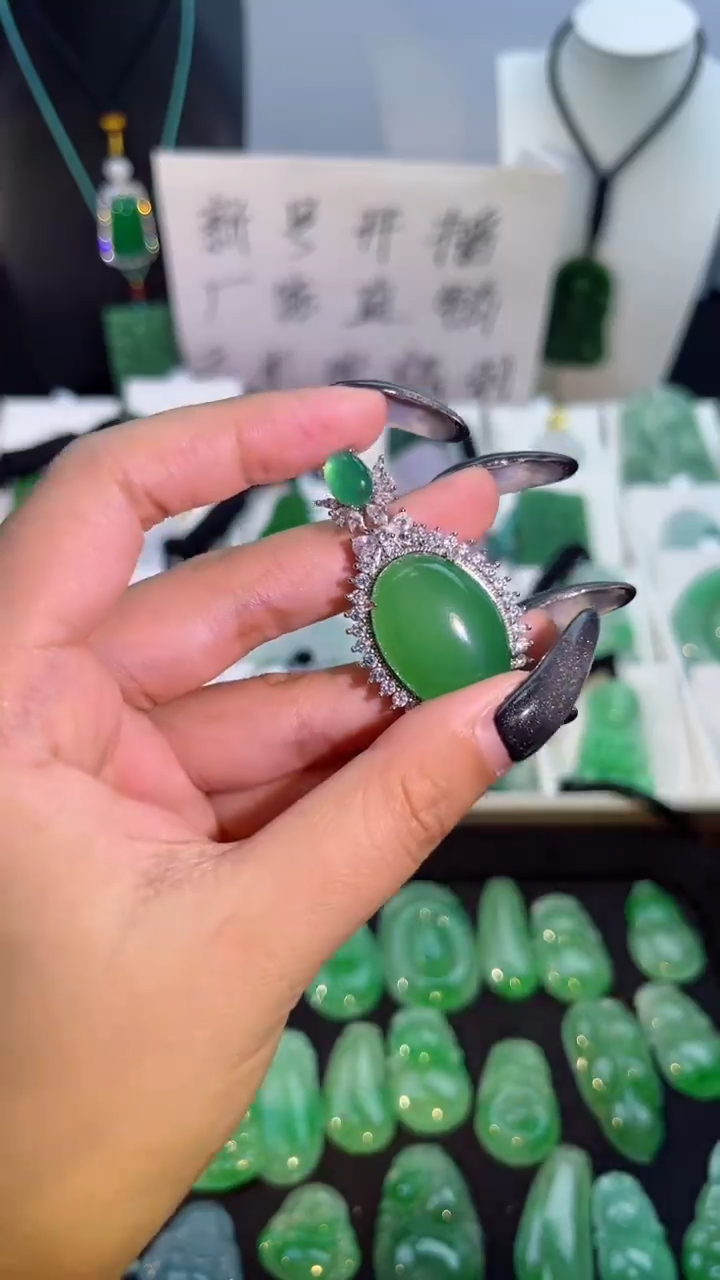 【闪购商品】翡翠手串银S925镶嵌翡翠颈饰925银镶嵌天然翡翠吊坠