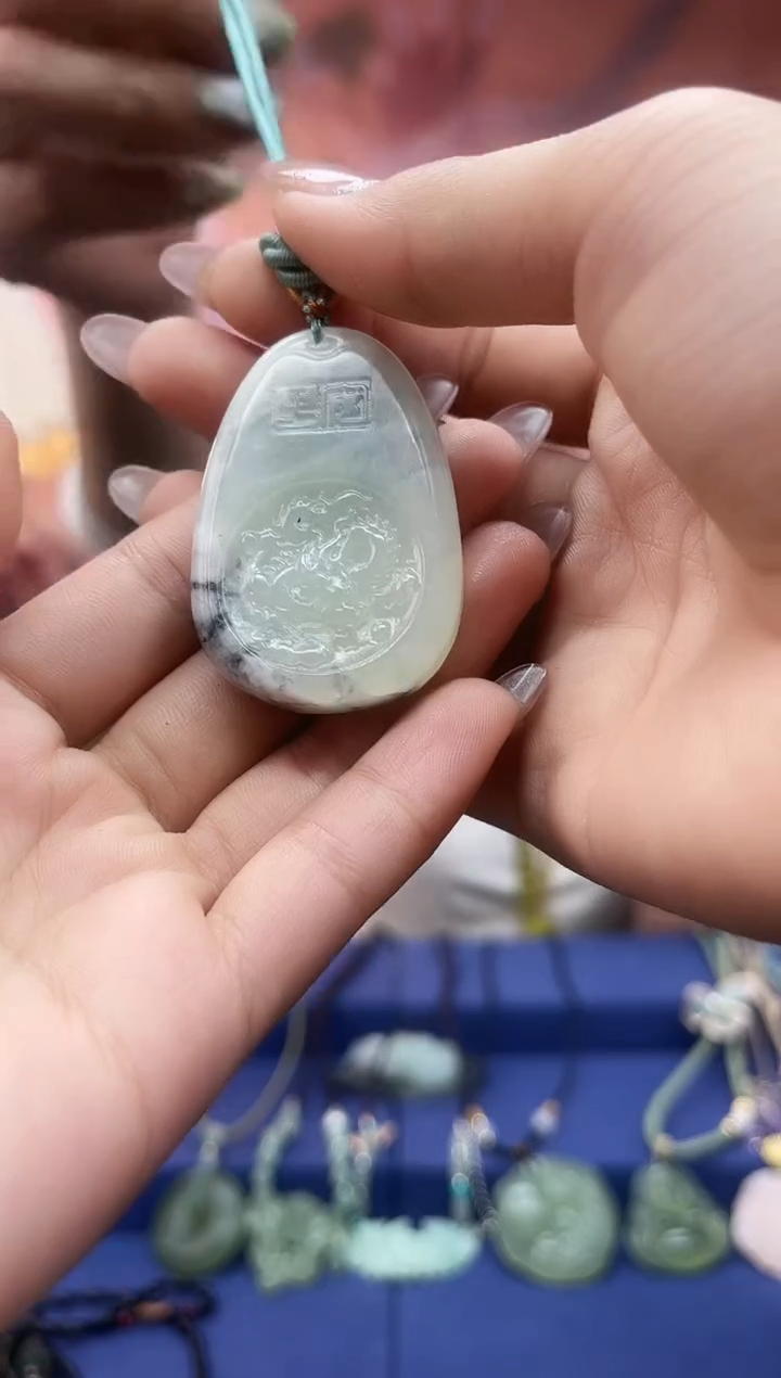 未镶嵌岫玉吊坠·