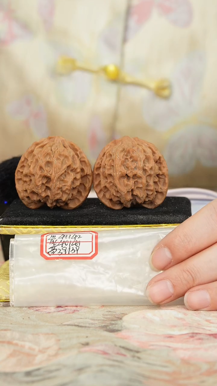 【闪购商品】文玩核桃把件苹果园