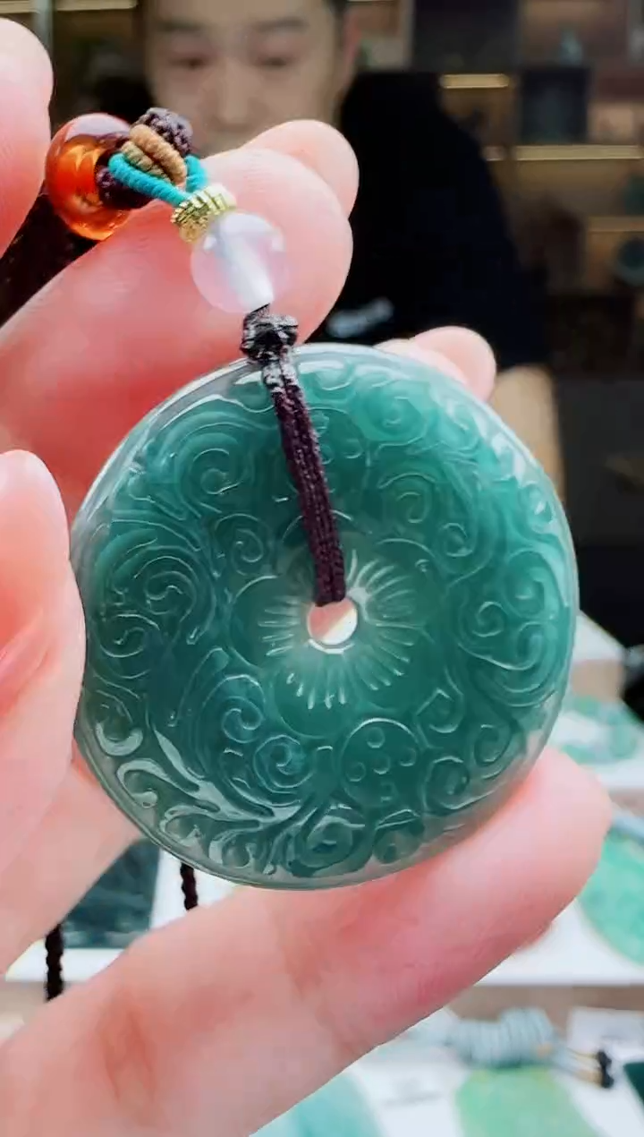 颈饰未镶嵌翡翠多样性发其一  平安扣