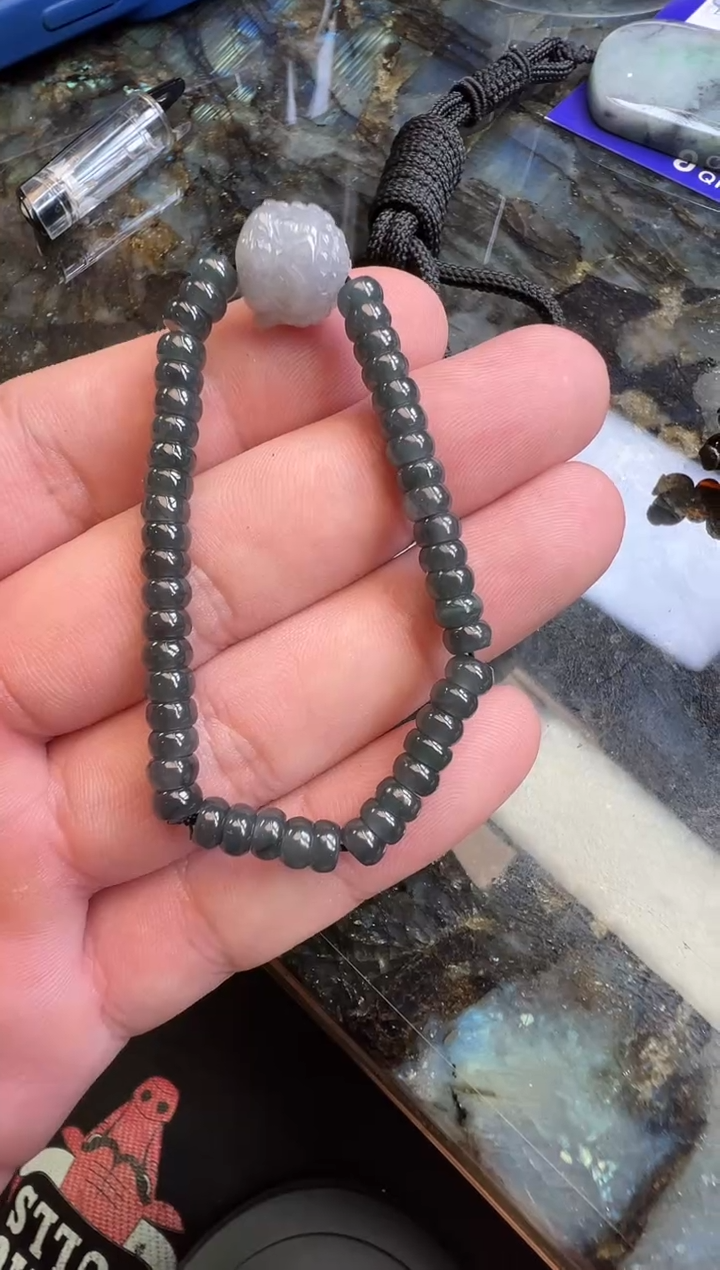 翡翠未镶嵌颈饰翡翠颈饰