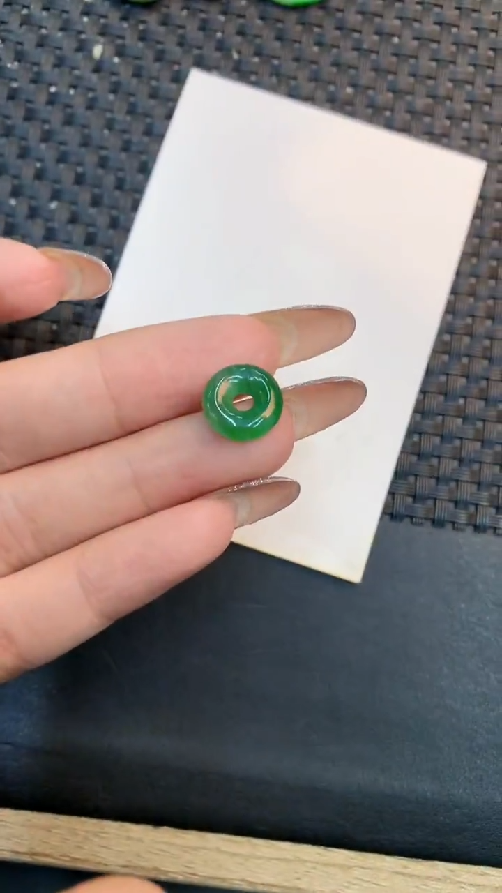 颈饰未镶嵌翡翠1