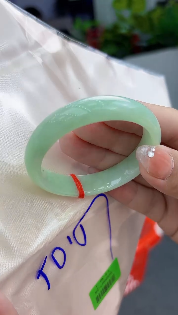 【闪购商品】翡翠手镯未镶嵌翡翠手镯