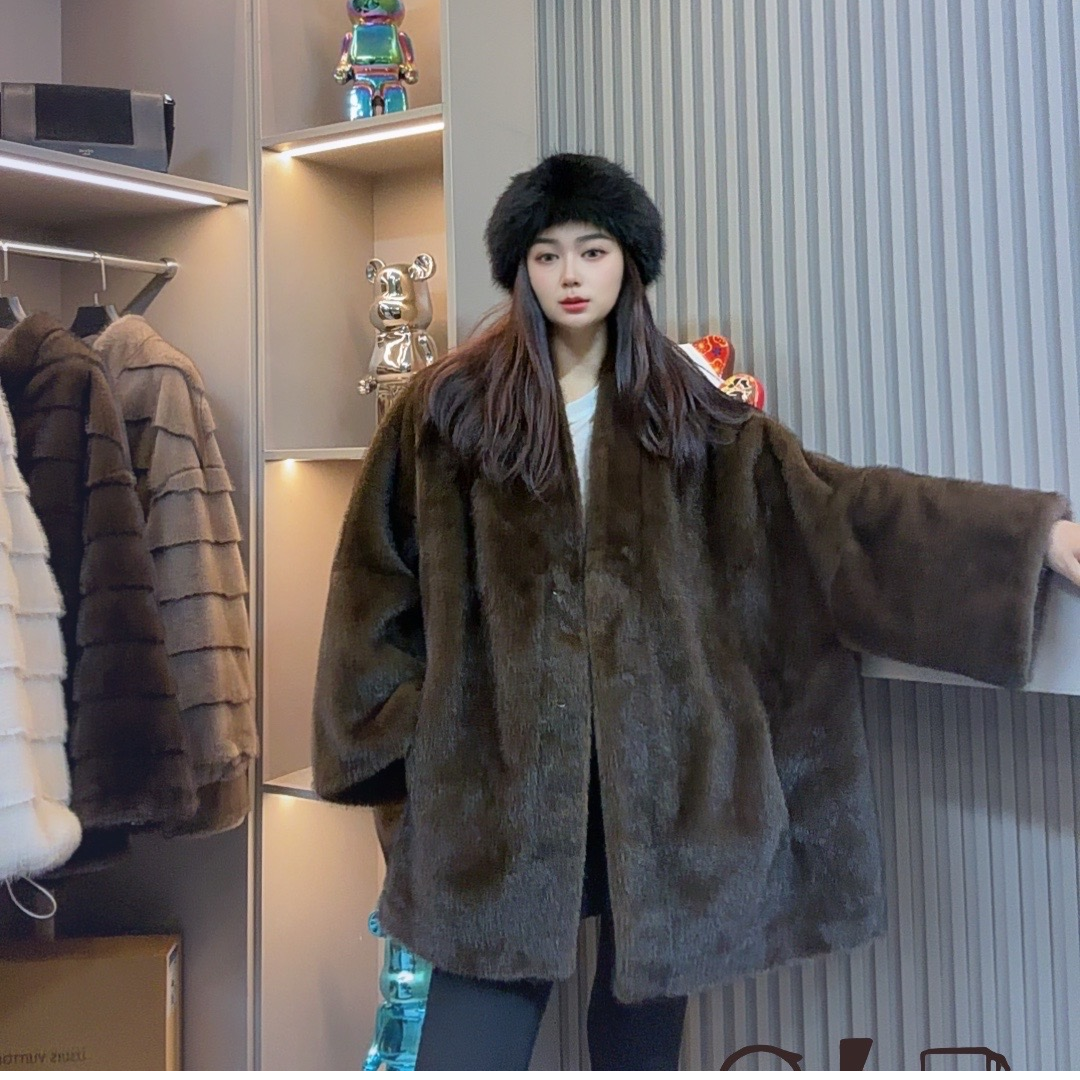 人造皮草 热卖：5冬季报纸风V领女INS风大袖短外套复古气质宽松