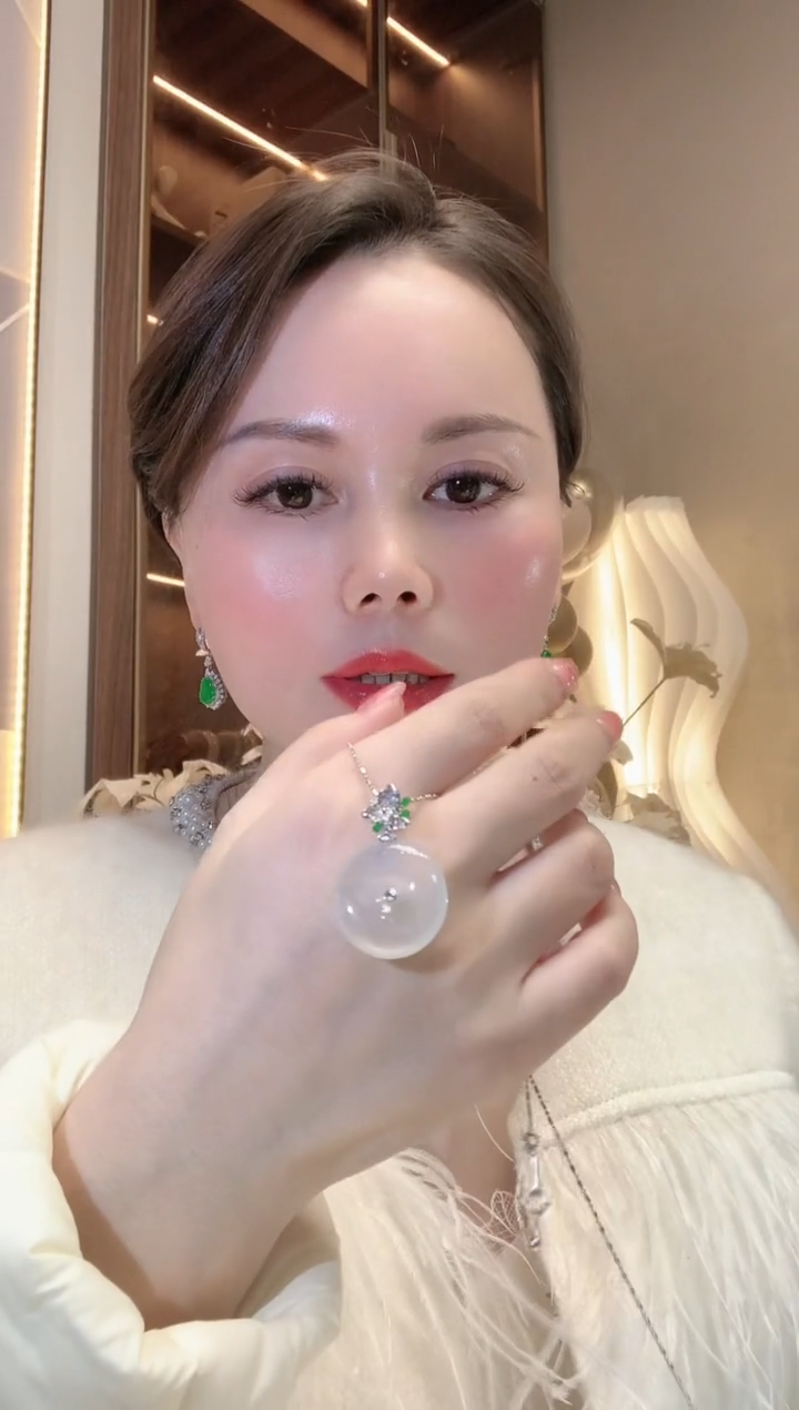 【闪购商品】翡翠吊坠(不含链)18K金镶嵌A60