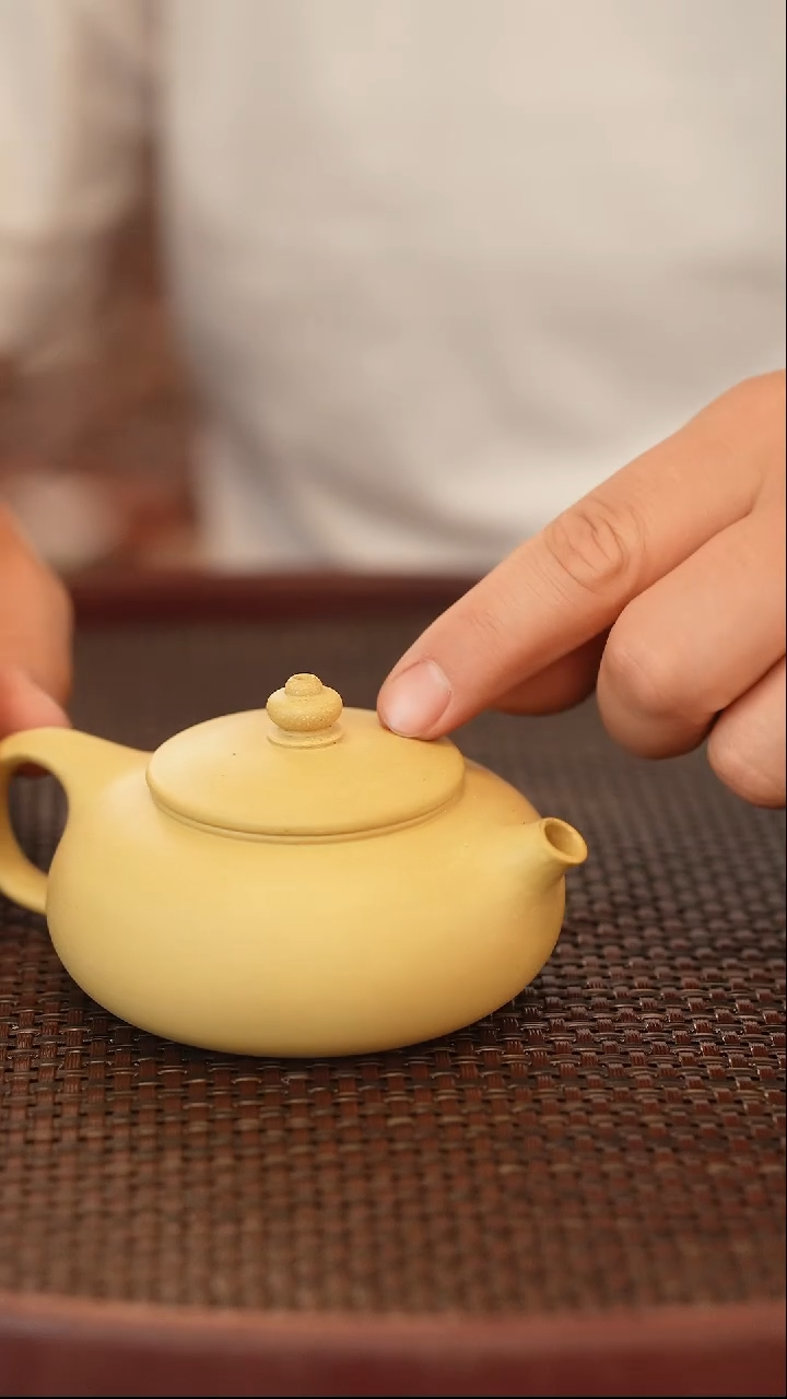 茶壶紫砂寒江     130cc 