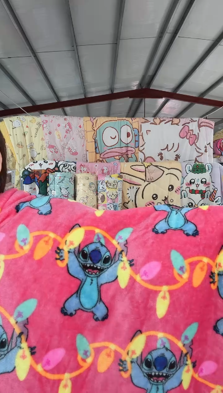 满35包邮   瑕疵130*180    左右   绒毯子  