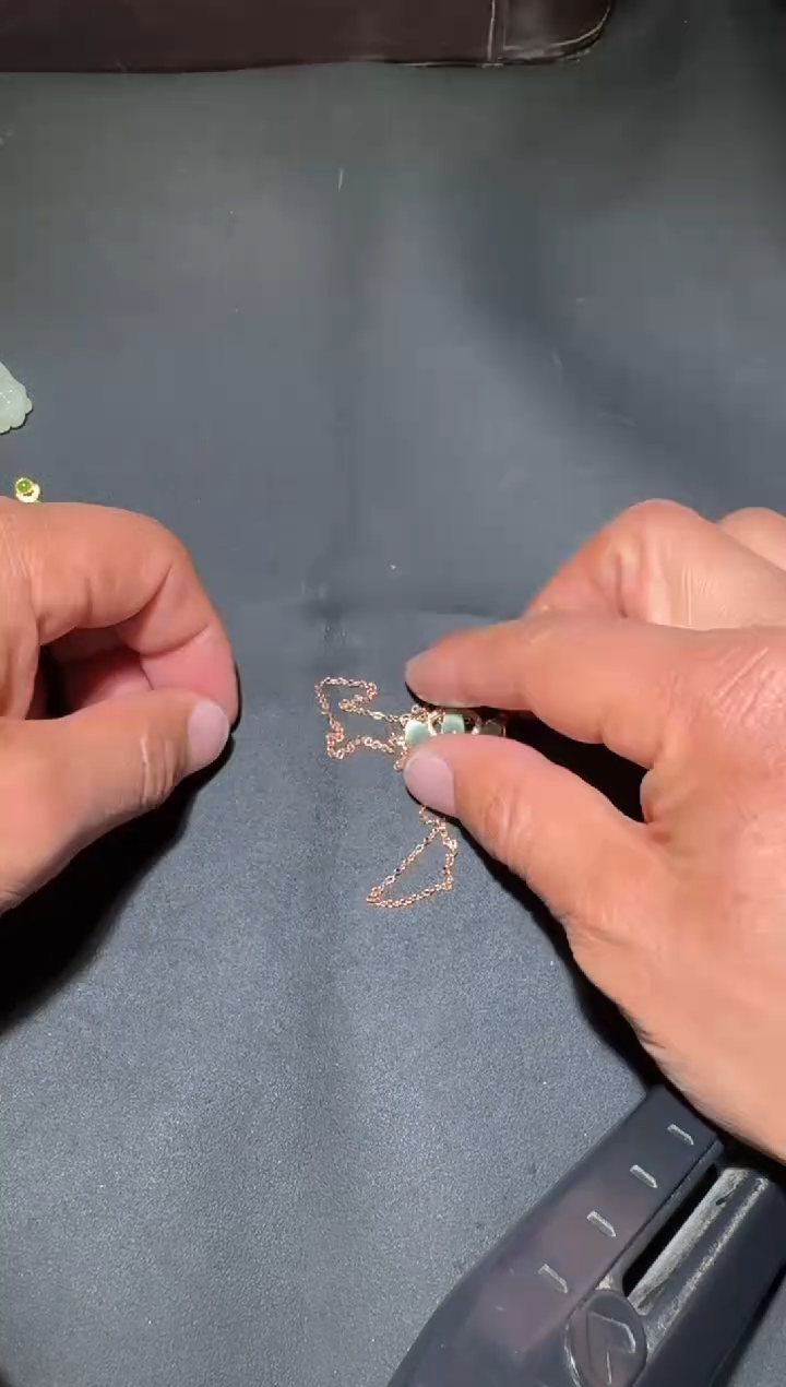 未镶嵌和田玉（糖玉）挂件和田玉