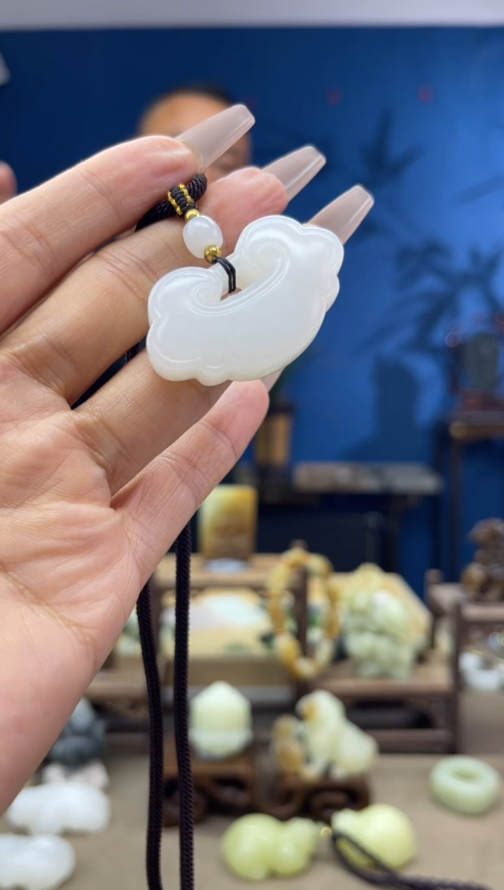 和田玉未镶嵌颈饰1