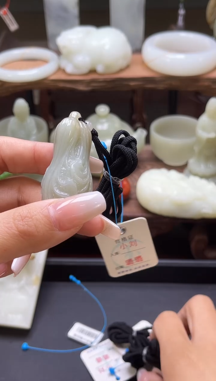 【闪购商品】和田玉吊坠未镶嵌且末迪克兰白菜 多样性发一