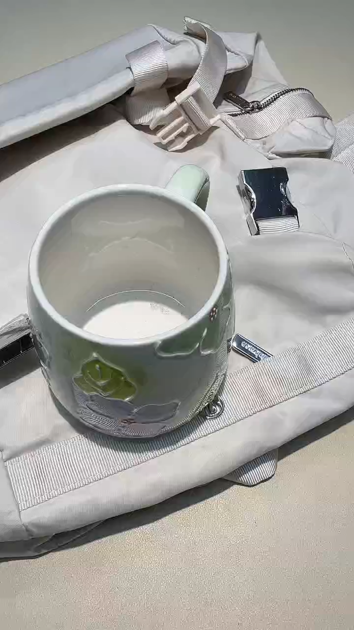 瓷片如图所示AAAAAAAAAAA822