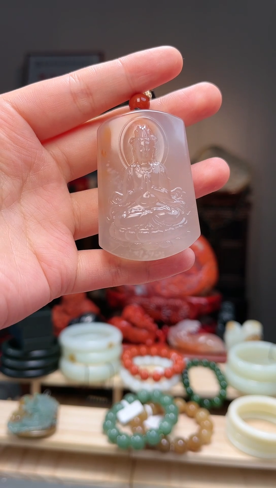 颈饰未镶嵌南红玛瑙吊坠