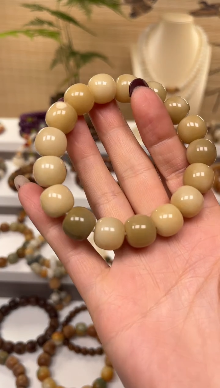 【闪购商品】白玉菩提手串卡12奶咖渐变