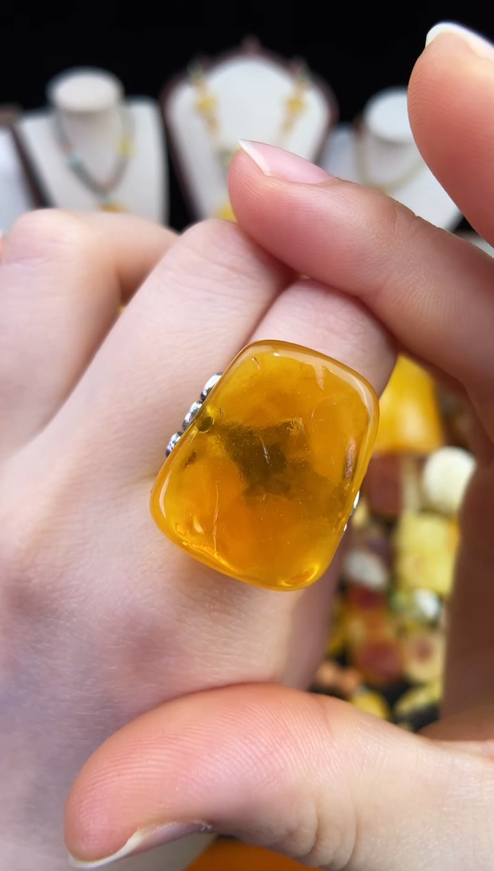 琥珀未镶嵌珠宝奇石柒月