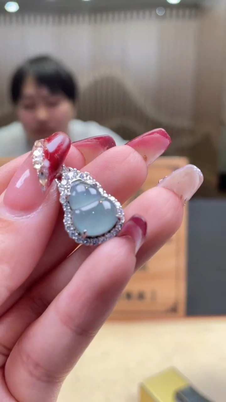 【闪购商品】翡翠颈饰未镶嵌      *21