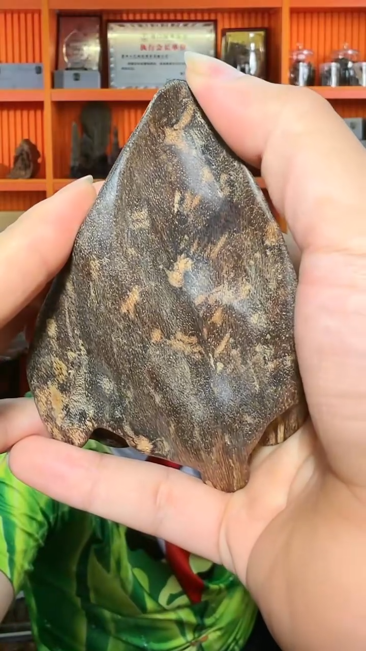 沉香手把件216号包头72g多样性发一