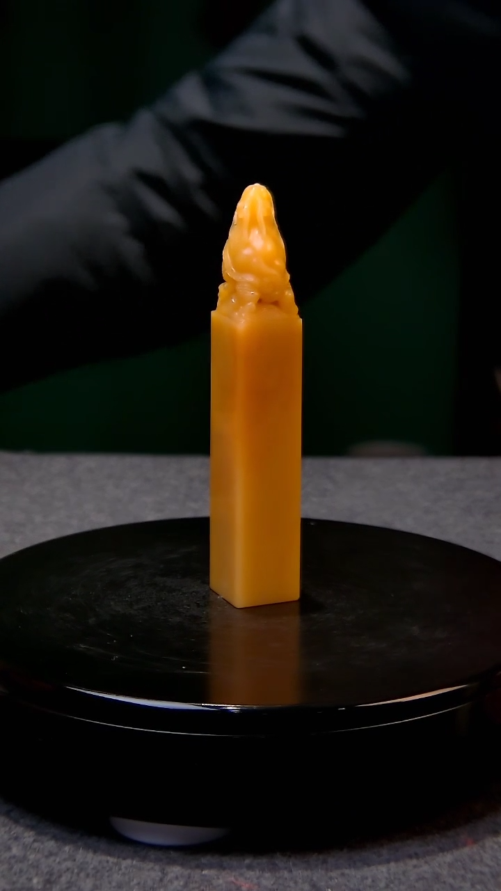 【闪购商品】田黄石麦芽黄龙龟雕钮