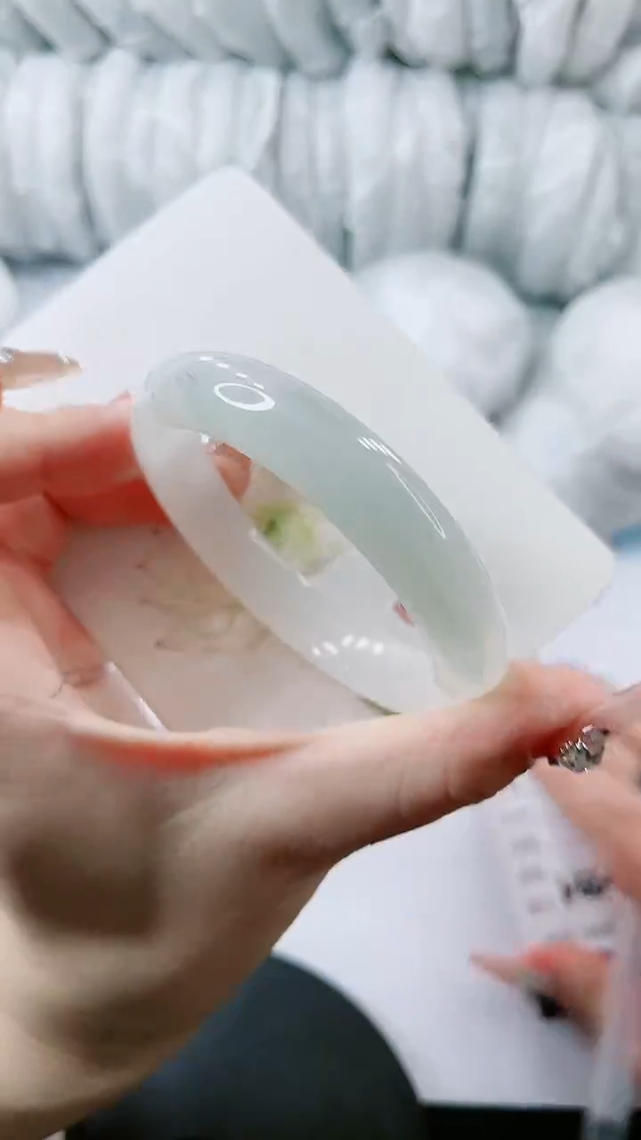 【闪购商品】石英质玉手镯未镶嵌多样性发货V664