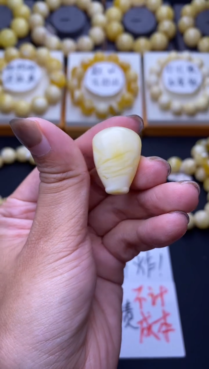 裸石琥珀未镶嵌大小姐珠宝62