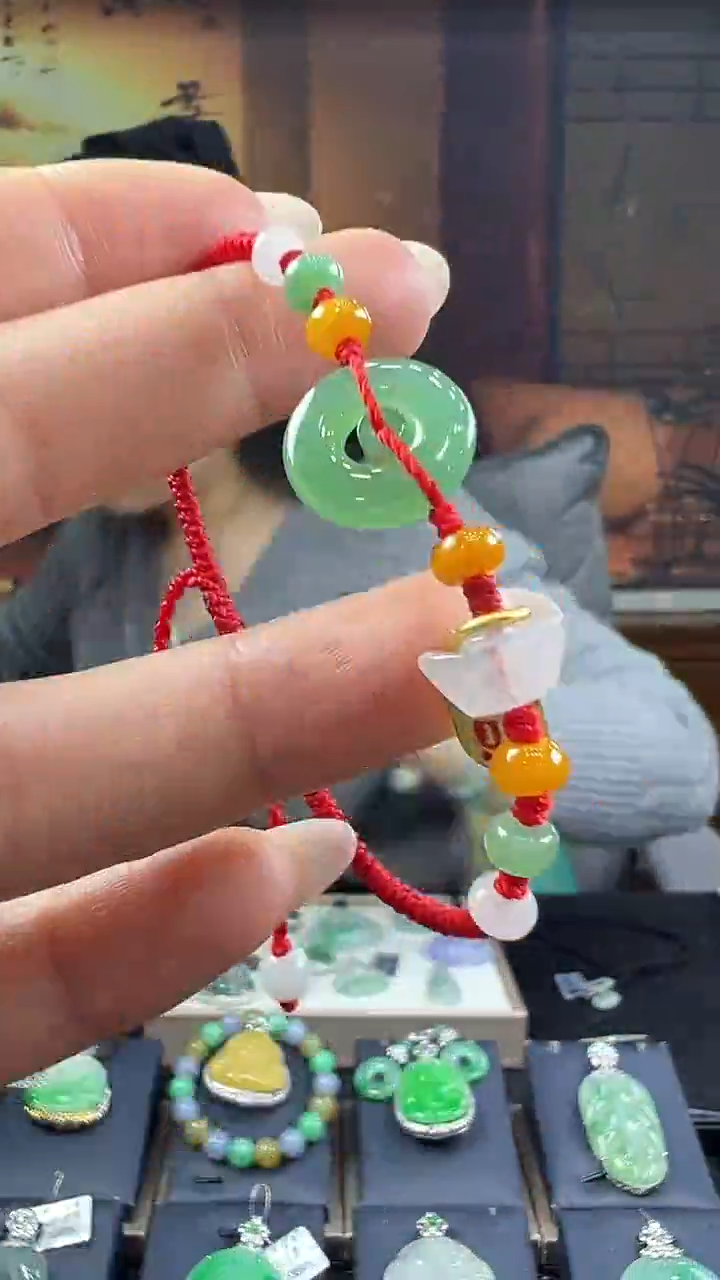 未镶嵌挂件翡翠手绳