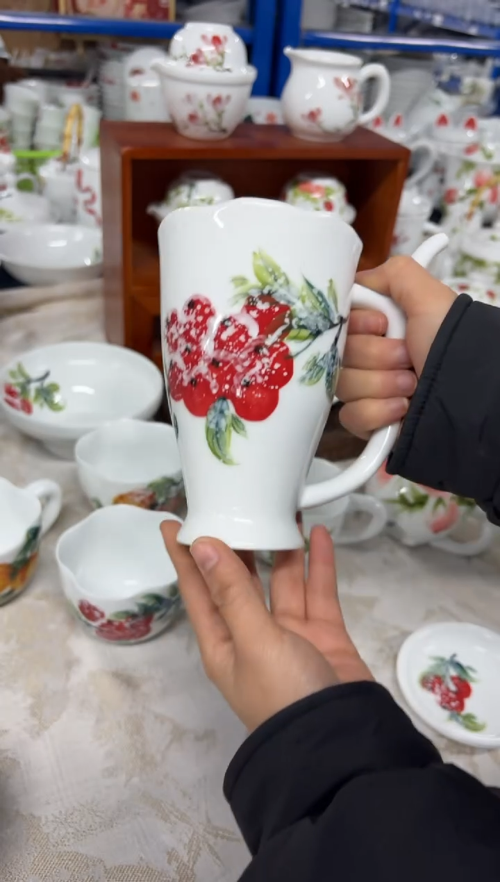 景德镇高温陶瓷食品级手绘釉中彩-吸管杯