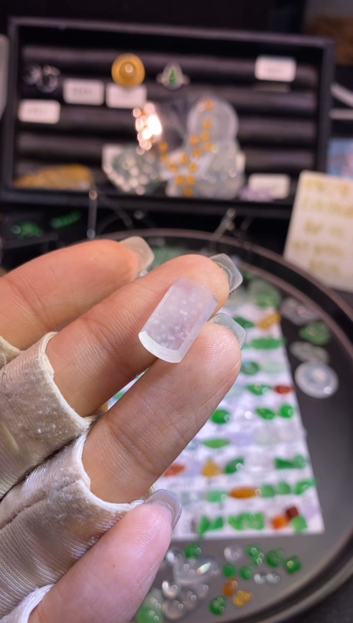 翡翠挂件未镶嵌牌