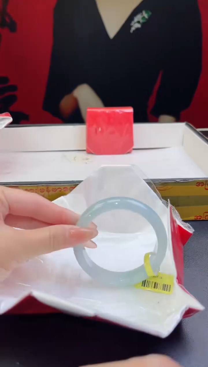 【闪购商品】翡翠手镯未镶嵌19翡翠手镯