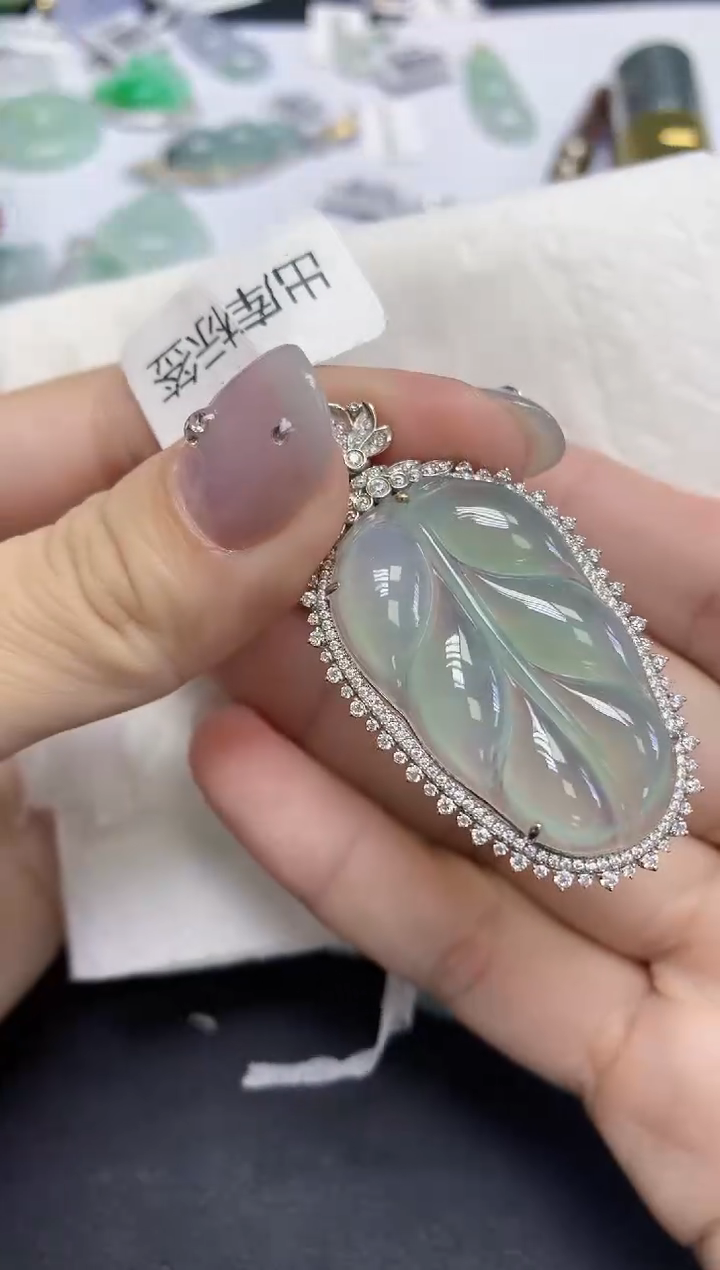 颈饰18K金镶嵌翡翠天然缅甸翡翠A货百元以上9元证书费自理