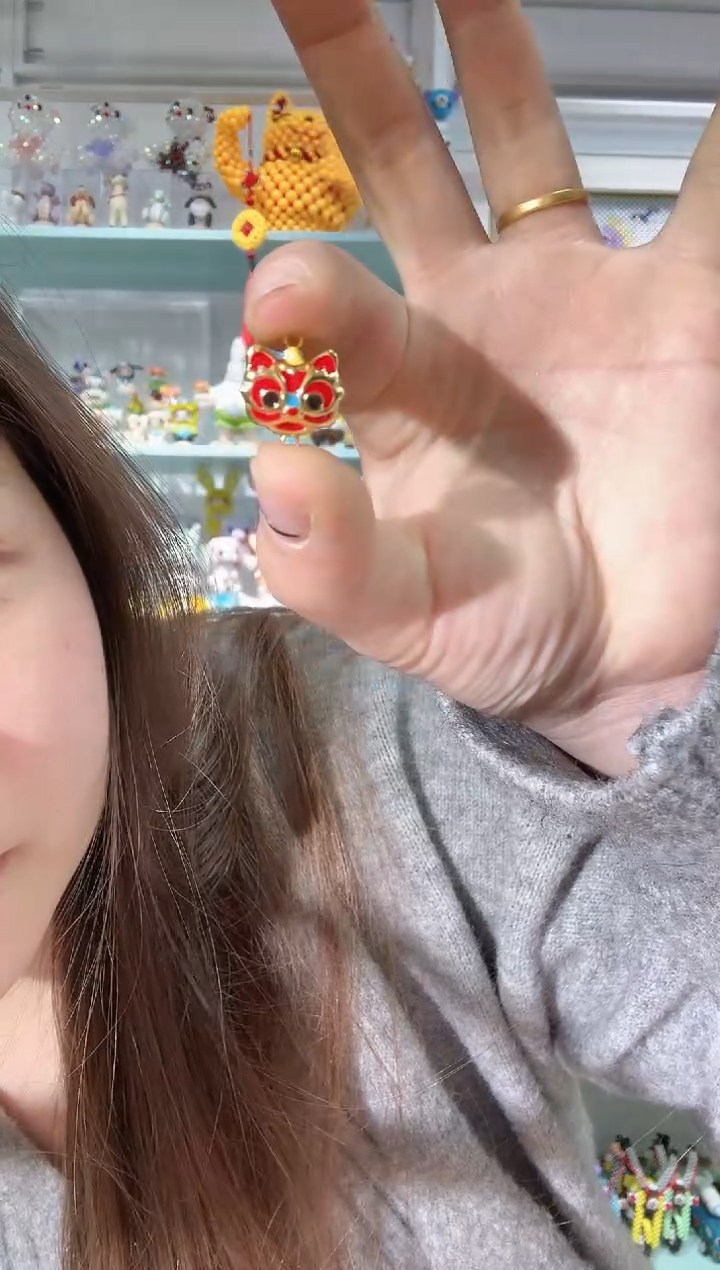 玻璃2902小醒狮吊坠配件2个大红色