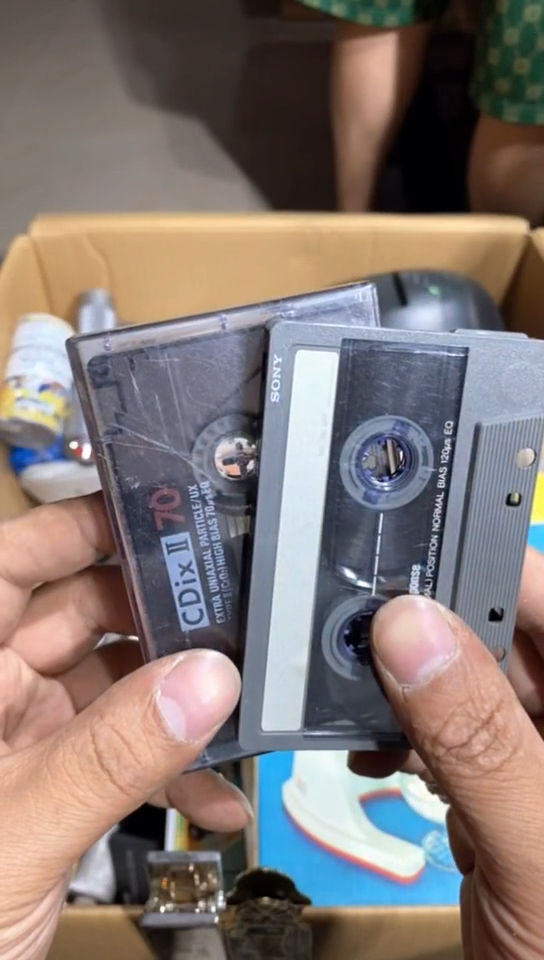 8新中古商品，瑕疵品，不保好坏。886