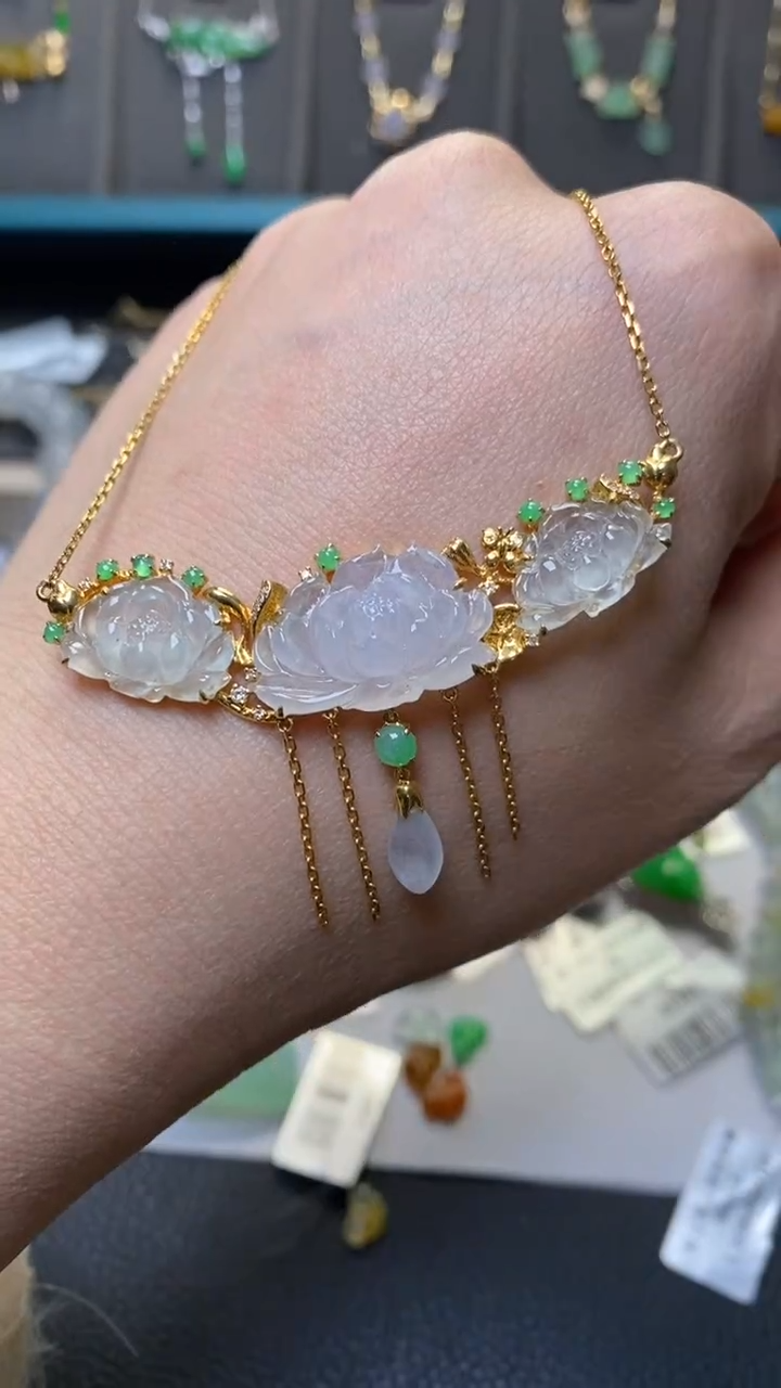 颈饰18K金镶嵌翡翠40159