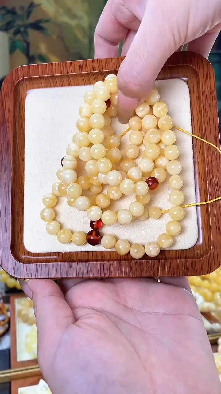 【闪购商品】蜜蜡裸石未镶嵌手串
