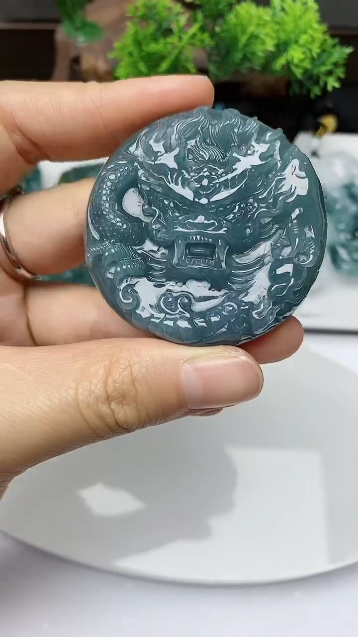 【闪购商品】翡翠颈饰未镶嵌         