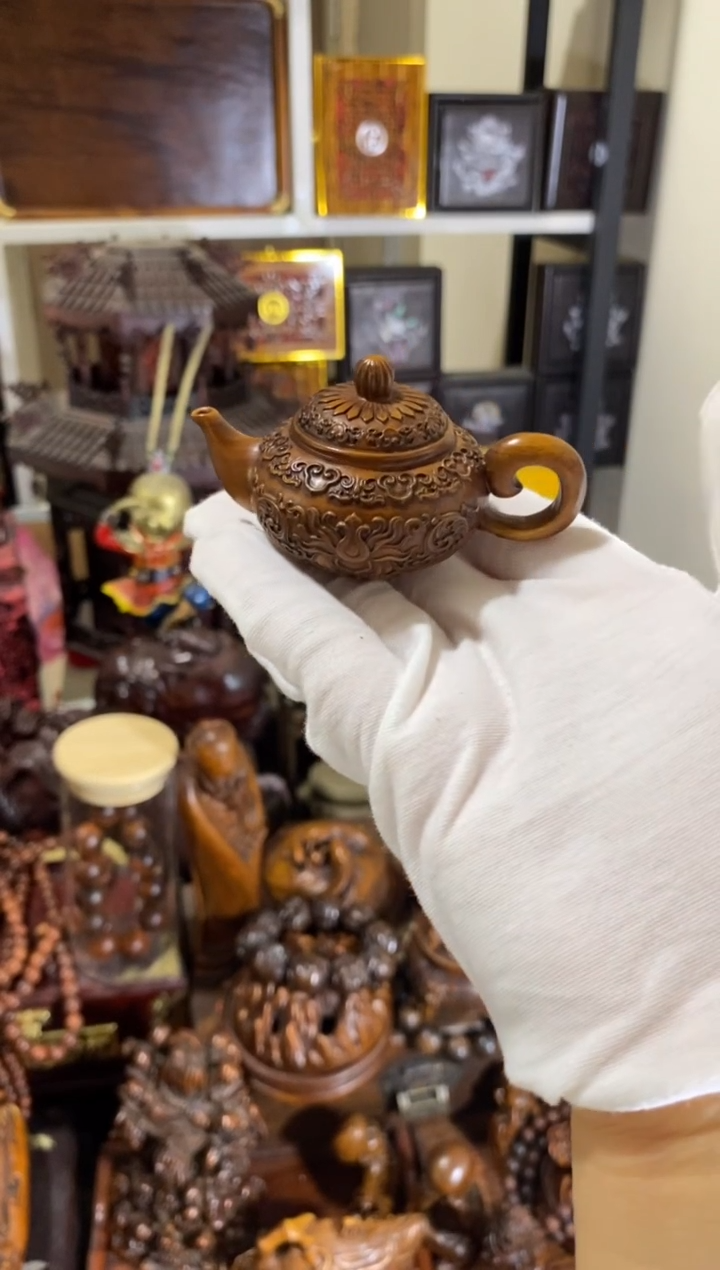 木小叶黄杨小件吉祥花壶