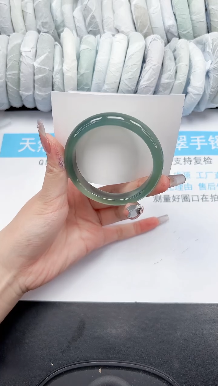 【闪购商品】石英质玉手镯未镶嵌590-57