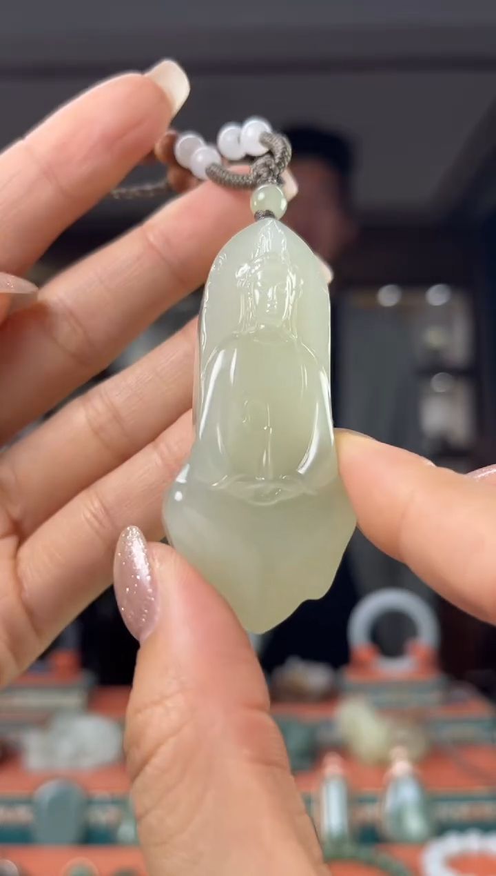 颈饰未镶嵌和田玉佩佩