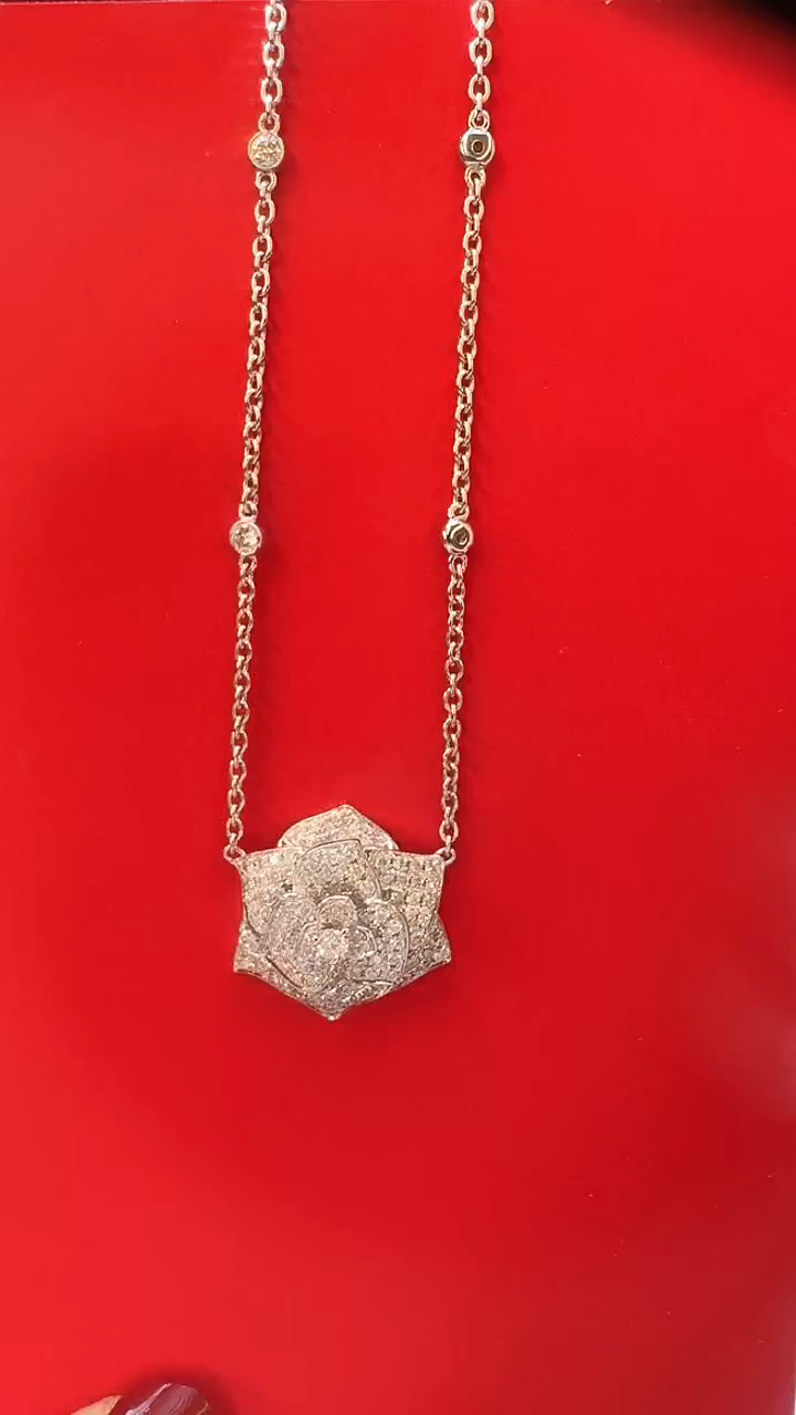 【闪购商品】钻石项链18K金镶嵌花