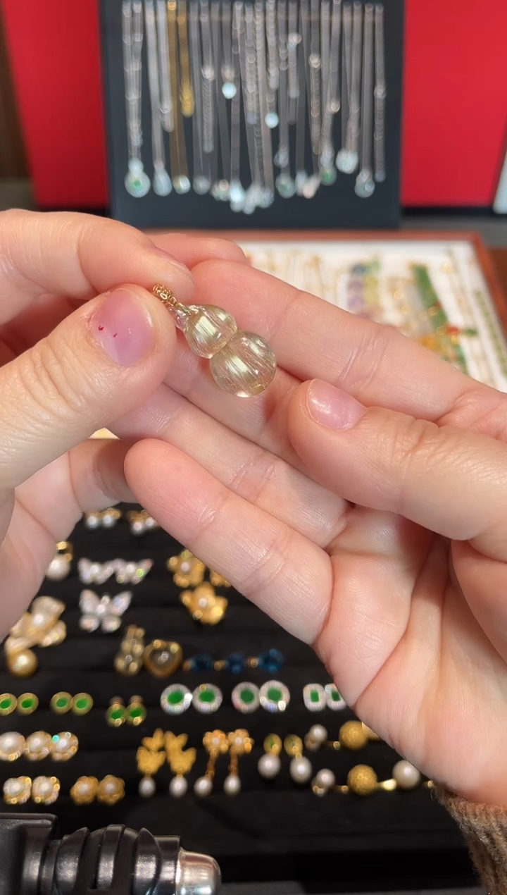 颈饰18K金镶嵌发晶葫芦